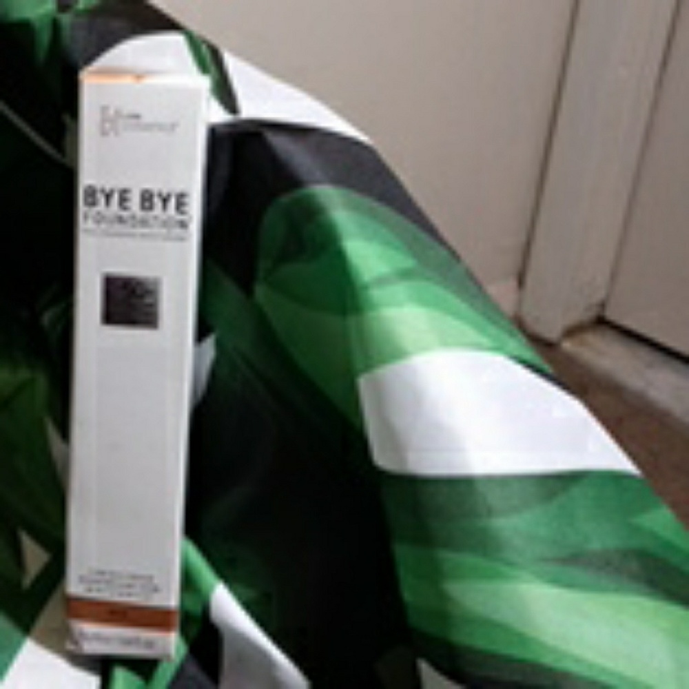 IT Cosmetics Bye Bye Foundation Rich